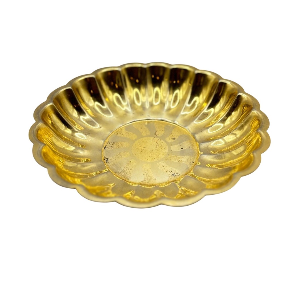 Vintage Brass Scalloped Dish Gold Fluted Trinket Bowl Sunburst Center 5.5 Inch